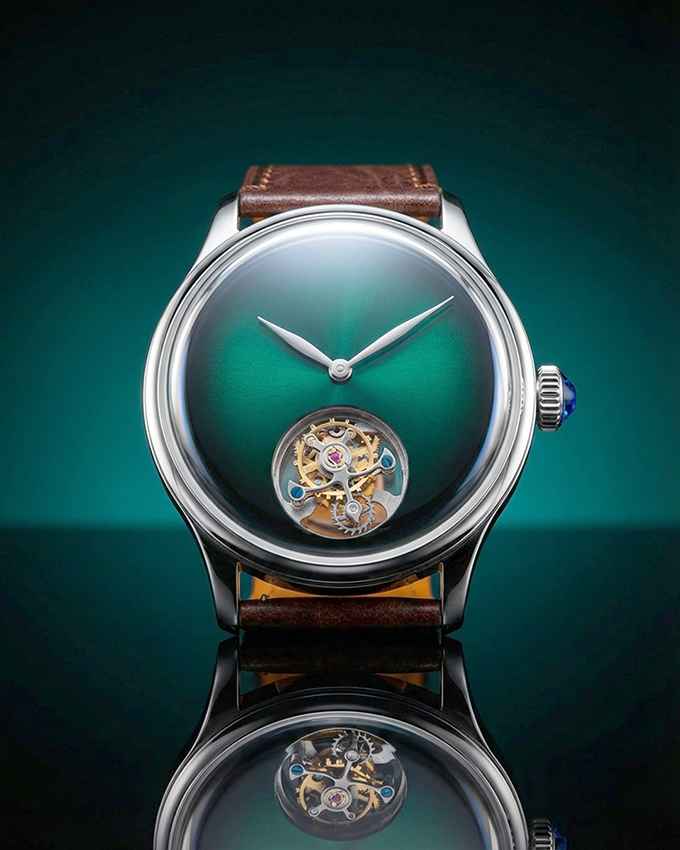 Watch gallery image