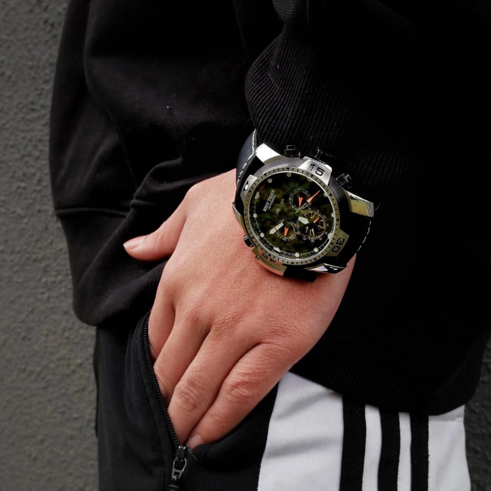 Reef Tiger RGA3532 Men’s Sport Watch - 10BAR Auto Smash Price Shop Men's Watch