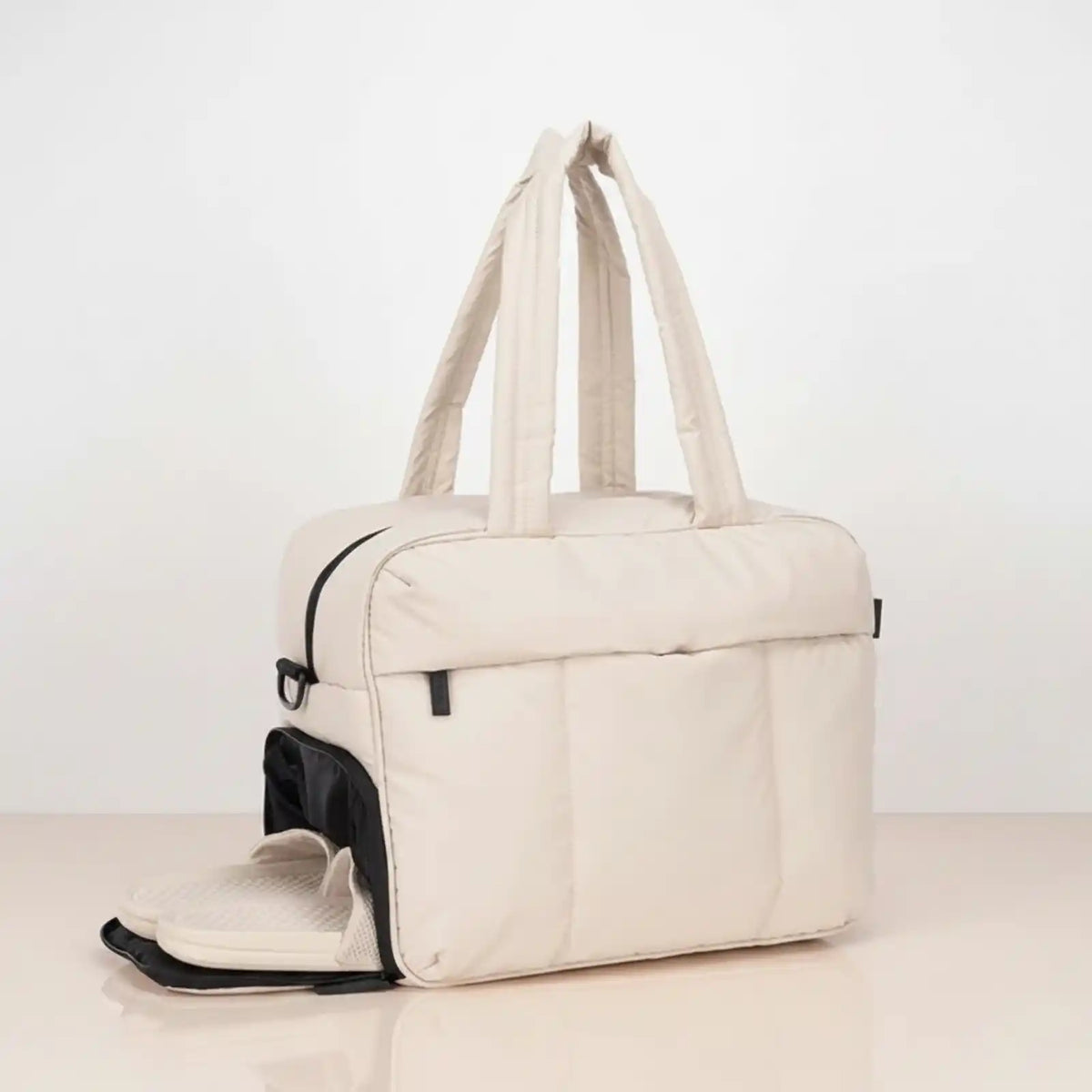 Women’s Large Capacity Travel Duffel Bag with Wet/Dry Separation in white – product image 8